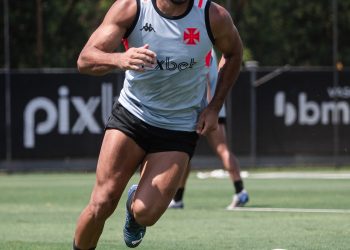 Payet perde 4kg e pode virar titular no Vasco