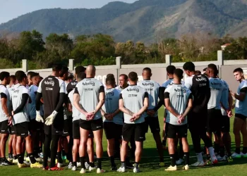 Vasco foi o clube que mais utilizou jogadores da base no início de