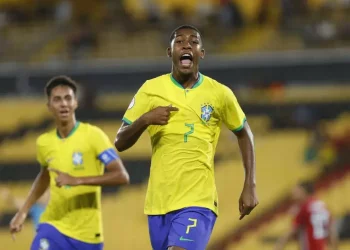 Rayan, do Vasco, marca golaço na Copa do Mundo Sub-17