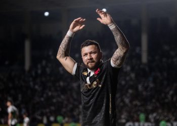 Rossi pede desculpa para torcida do Vasco nas redes sociais