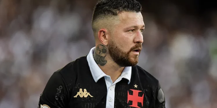 Rossi pede desculpa para torcida do Vasco nas redes sociais