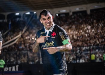 Vasco: Medel sofre amarelo e vai jogar contra o Cruzeiro