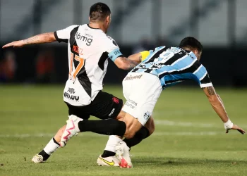 Vasco: Cano tem hole in one no golfe e é visto como um bom jogador