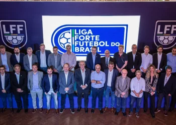 Vasco vende 20% de seus direitos comerciais por 50 anos