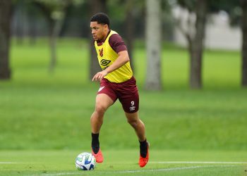 Vitor Roque se recupera e deve ser reforço do Athletico-PR contra o Vasco
