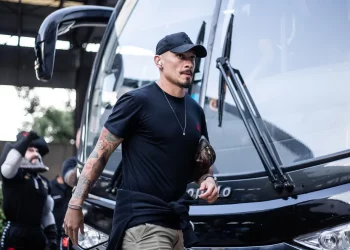 Zagueiro volta hoje para Minas Gerais, onde iniciou sua trajetória como zagueiro de sucesso no futebol nacional e internacional