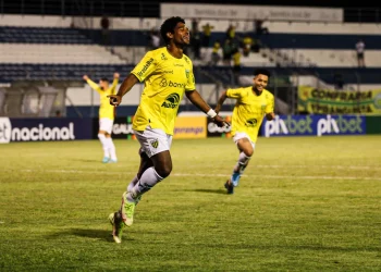 Ex-Vasco, William Barbio acerta com “Bicho-papão” da Série B