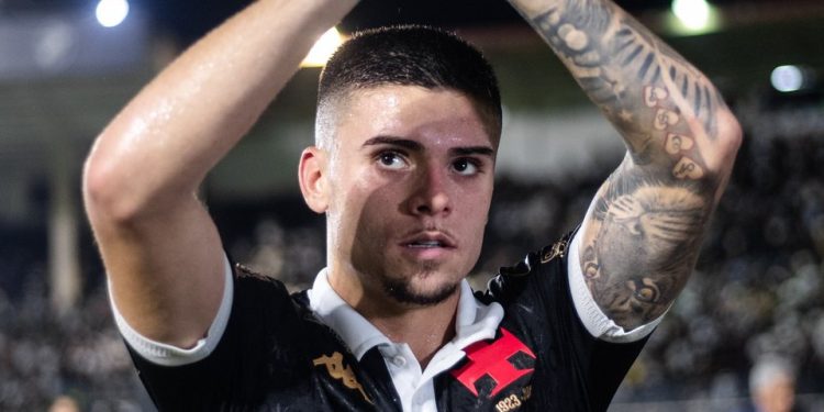 Palmeiras e Atlético-MG estão de olho em Gabriel Pec, do Vasco