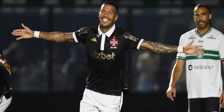 Souza x Zé Gabriel: Entenda a treta entre os dois volantes que agitou a torcida do Vasco