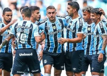 Vasco ataca o mercado e entra em contato com destaque do Grêmio, diz jornalista