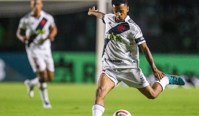 A pedido de Diniz, Fluminense tentou tirar Riquelme do Vasco