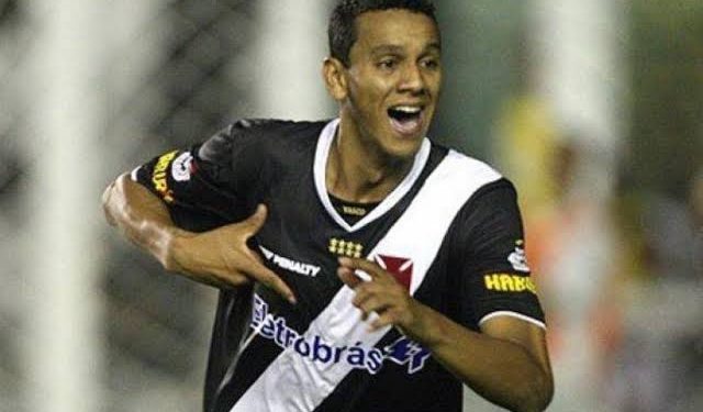 Souza antecipa pré-temporada e pode ser o primeiro reforço do Vasco
