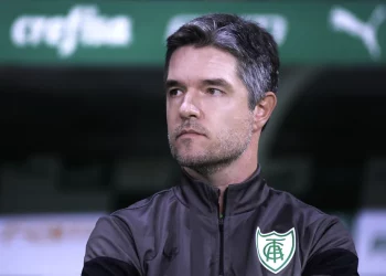 Clube mineiro tem tudo pronto para anunciar goleiro do Vasco em 2023