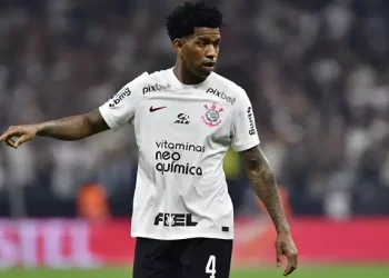 Vasco monitora zagueiro Gil, ex-Corinthians