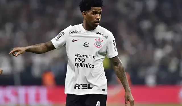 Vasco monitora zagueiro Gil, ex-Corinthians