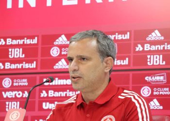 Conheça Gustavo Grossi, coordenador que está na mira do Vasco