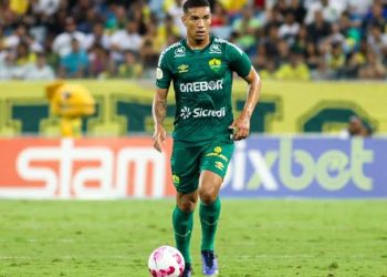 Confira lances de Denilson, volante alvo do Vasco