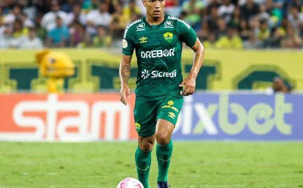 Confira lances de Denilson, volante alvo do Vasco