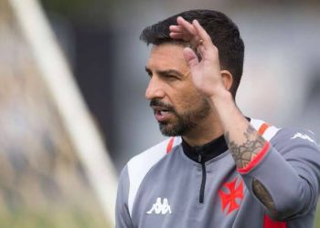 Emiliano Díaz cutuca técnico do Santos: “Merece a segunda divisão….”