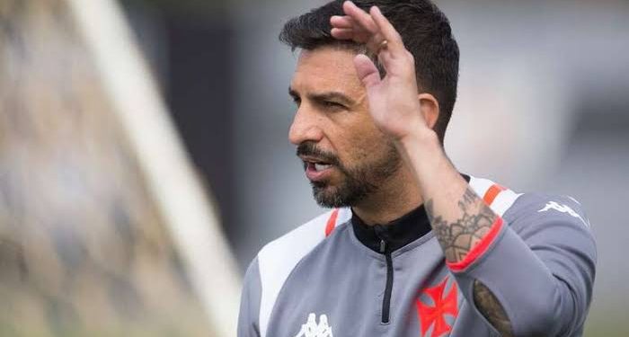 Emiliano Díaz cutuca técnico do Santos: “Merece a segunda divisão….”