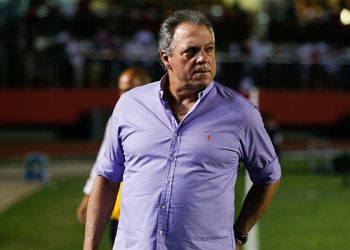 Abel Braga se revolta com saída de Bracks e pede demissão do Vasco