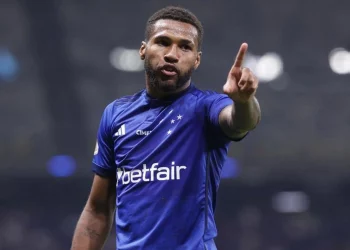 Alvo do Vasco, Wesley é representado pelo mesmo empresário de João Victor