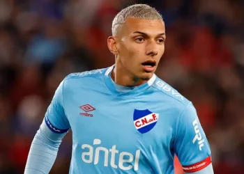 Alvo do Vasco no início do ano, Franco Fagundez é vendido por menos que a metade da multa