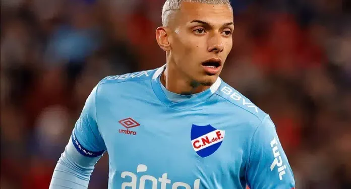 Alvo do Vasco no início do ano, Franco Fagundez é vendido por menos que a metade da multa