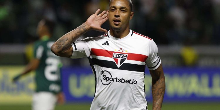 Atacante do São Paulo entra na mira do Vasco