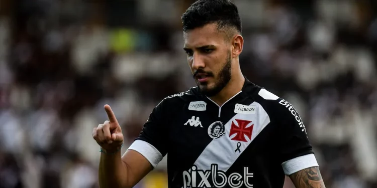 Vasco recusa proposta por Zé Vitor; veja valores