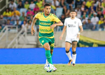 Vasco tem interesse em Denilson, destaque do Cuiabá