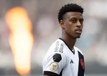 Confira os jogadores que já saíram do Vasco