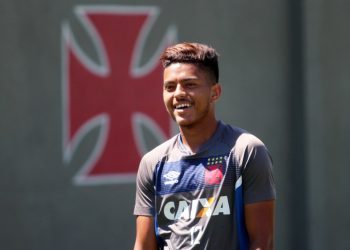 Cria do Vasco, Evander pode ser contratado por grande rival do Cruzmaltino e gera repercussão na web