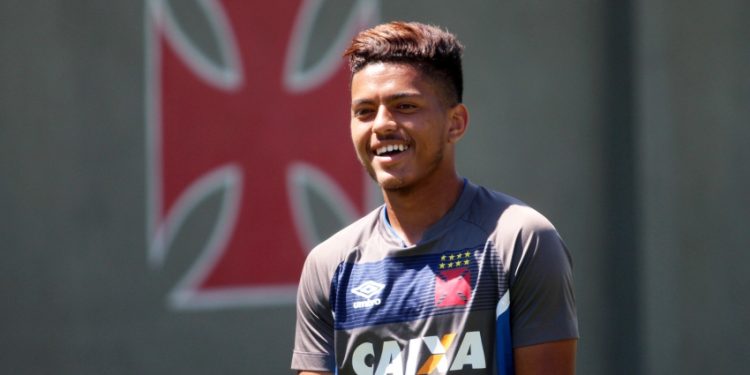 Cria do Vasco, Evander pode ser contratado por grande rival do Cruzmaltino e gera repercussão na web