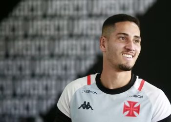 URGENTE! Vasco acerta permanência de Praxedes; entenda a negociação
