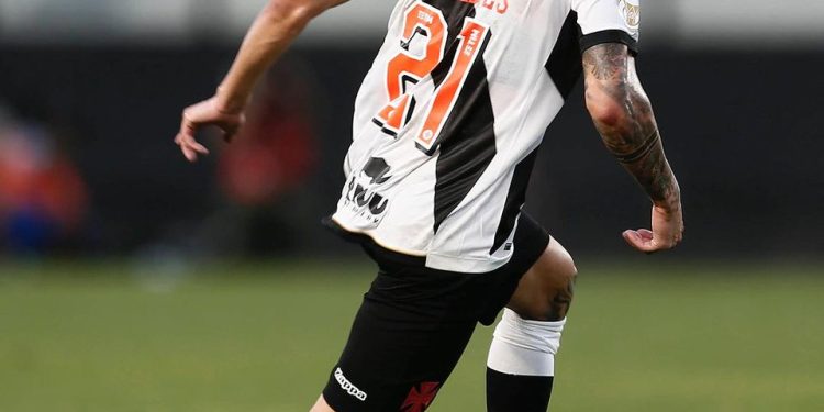 Vasco muda postura e tenta negociar Praxedes de outra forma; entenda