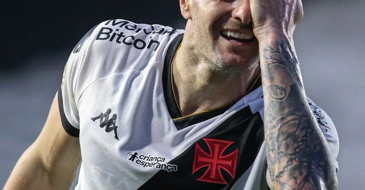 Vaza multa de Vegetti no Vasco