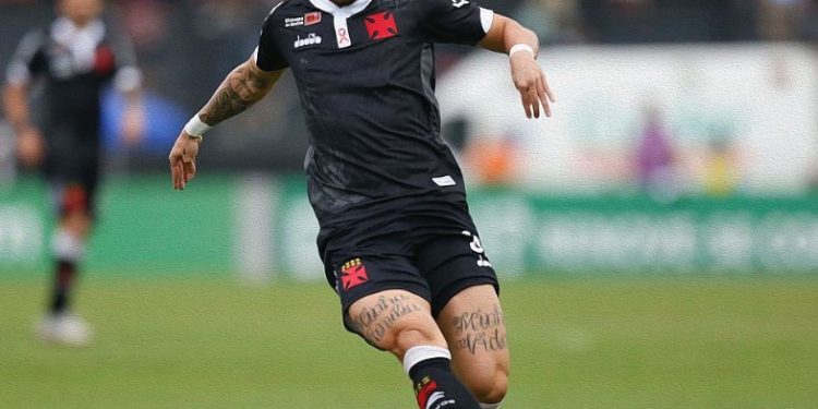 Era volante no Vasco e se tornou artilheiro em 2023