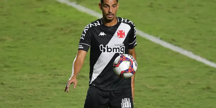 Ex-Vasco movimenta o mercado alternativo e reforça time da Série C