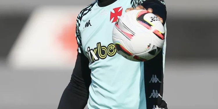 Halls ganhou experiência no Vasco que nenhum goleiro teve recentemente