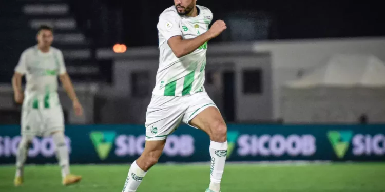 Ídolo do Vasco, Nenê vai renovar para jogar a Série A em 2024