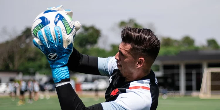 Ivan tem situação complicada no Vasco e renovação pode babar