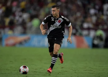 Lucas Piton: Empresa aciona o Vasco na Justiça e quer pagamento em até 3 dias