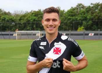 Lucas Piton recebe sondagens de times da Europa e Vasco pode fazer boa grana