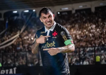 Medel vai ficar no Vasco Zagueiro abre o jogo sobre o futuro