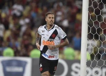 Náutico contrata ex-Vasco