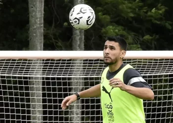 Novidade envolvendo negociação do Vasco por Junior Alonso