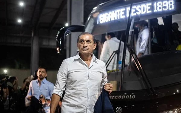 Ramón Diaz seleciona jovens da base do Vasco para pré-temporada; confira os nomes