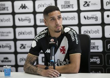 Vasco define data para Bragantino responder sobre Bruno Praxedes