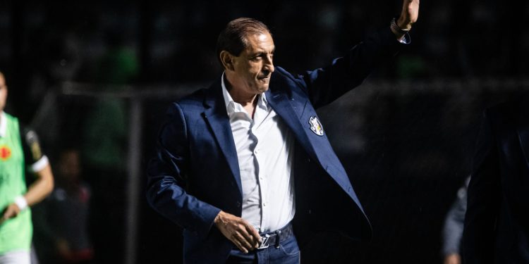 Confira os desfalques de Marcílio Dias x Vasco